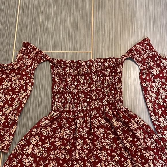 Maroon floral off the shoulder dress short - Picture 2 of 4